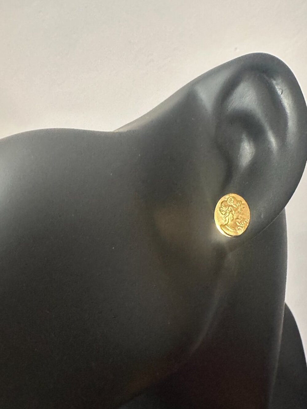 18K Gold Earrings Screw Back Oval Woman One Piece Only - Picture 6 of 7